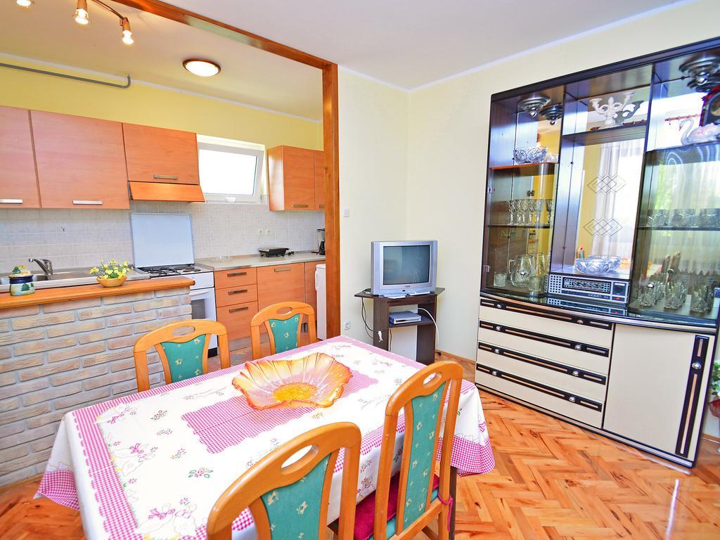 Rm Apartment Pusta Ровінь Екстер'єр фото